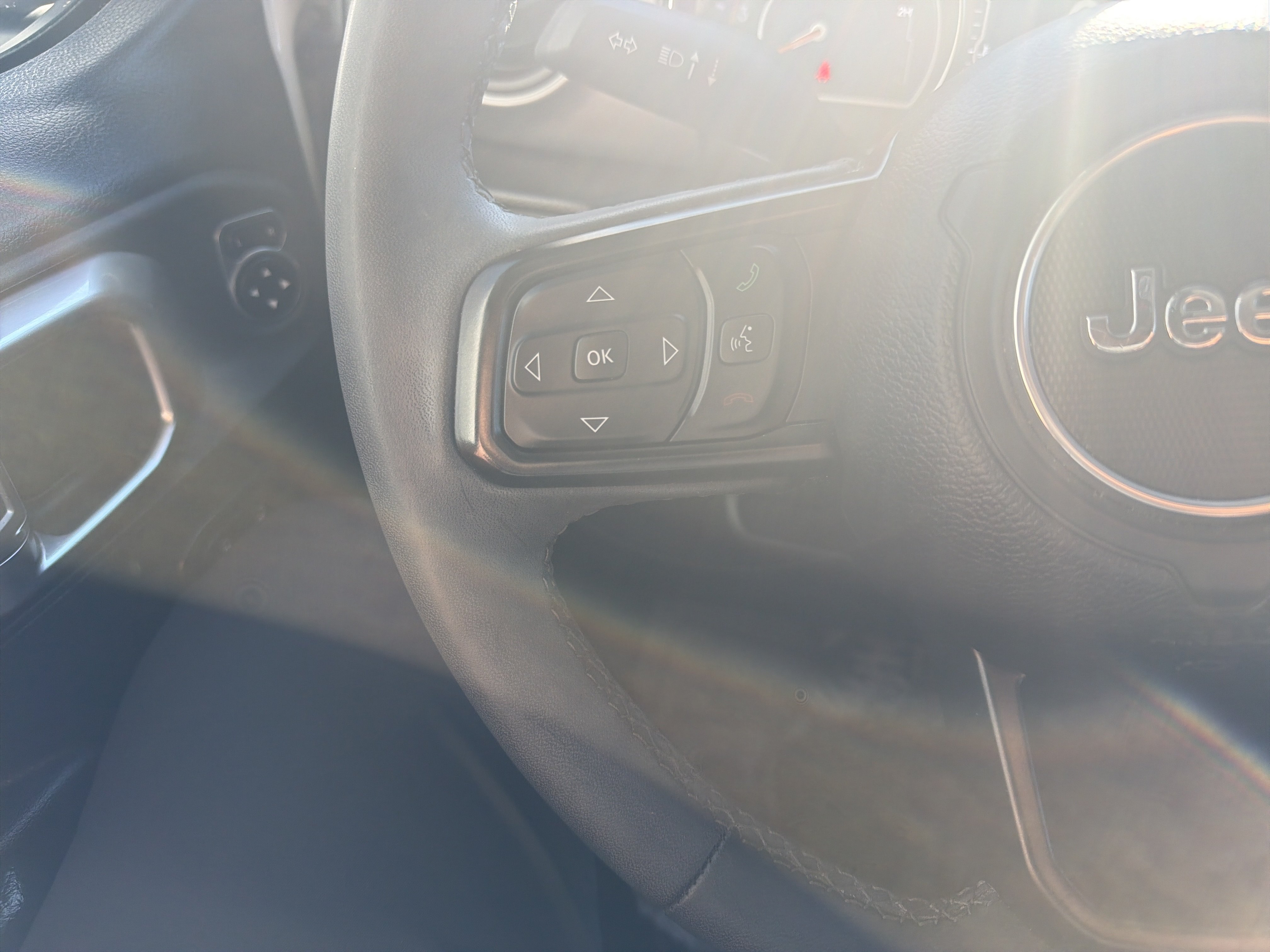 Used 2023 Jeep Gladiator Sport AWD/4WD image 18