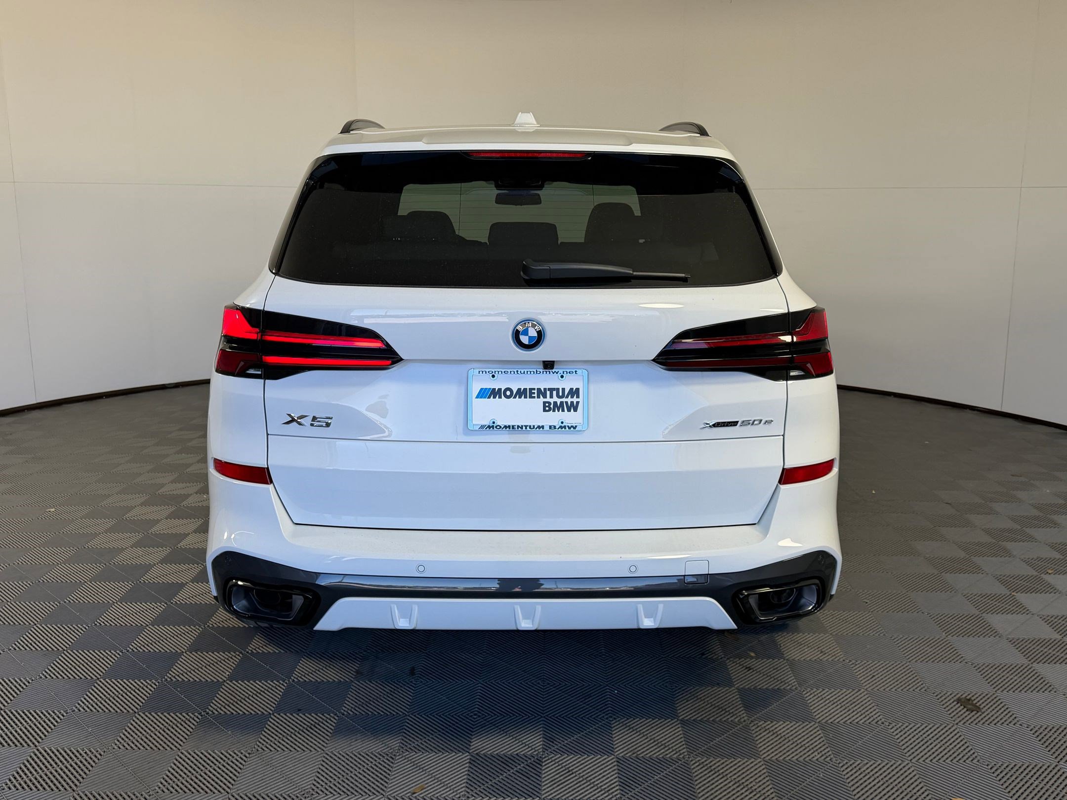 New 2026 BMW X5 xDrive50e image 10