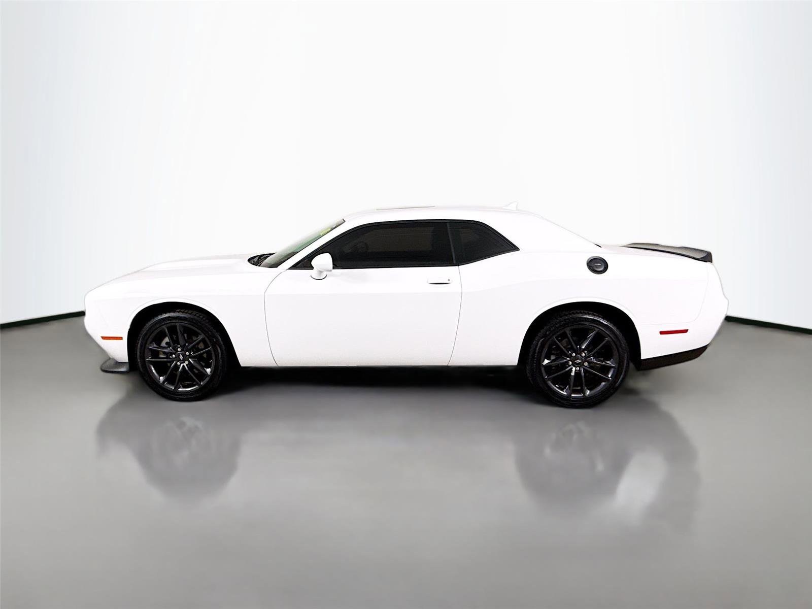 Used 2022 Dodge Challenger GT w/ Plus Package image 8