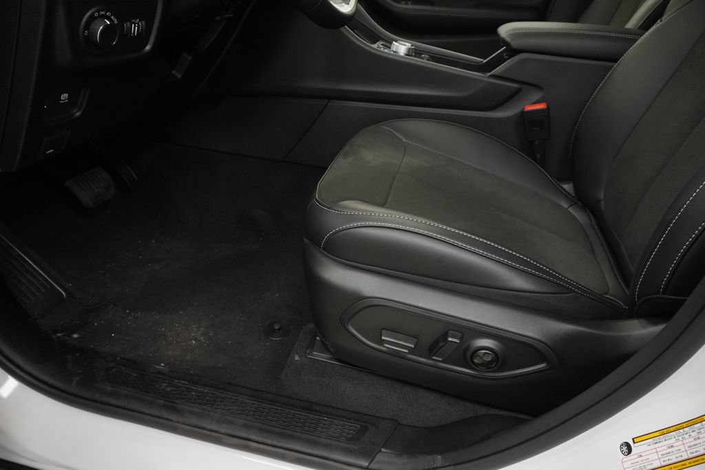 New 2026 Jeep Grand Cherokee Altitude AWD/4WD image 29