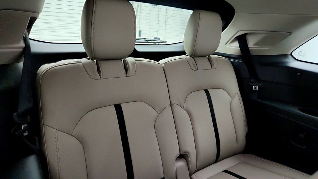 Used 2025 MAZDA CX-90 Plug-In Hybrid w/Premium Sport image 23