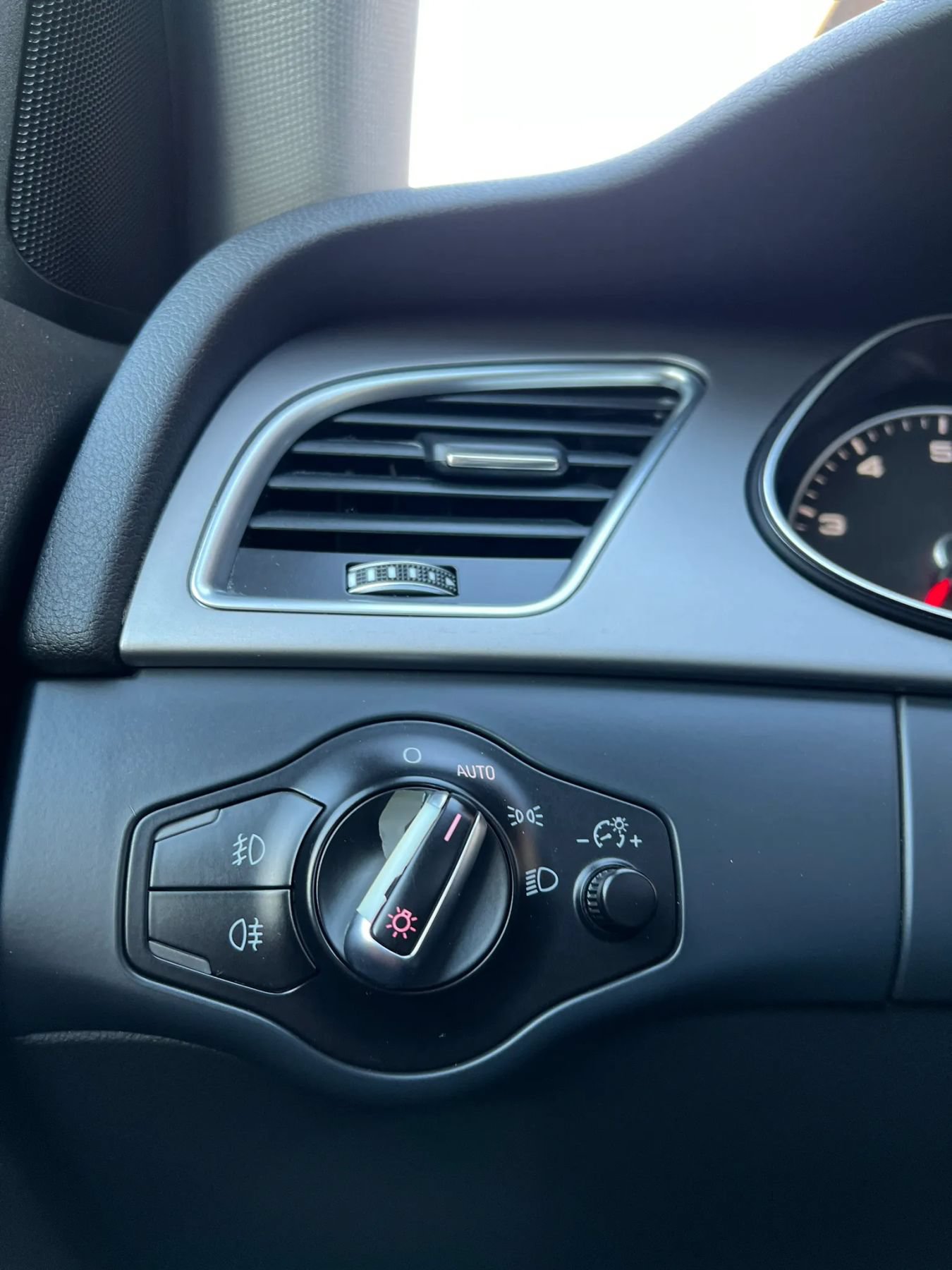 Used 2014 Audi A4 2.0T Premium FWD image 12