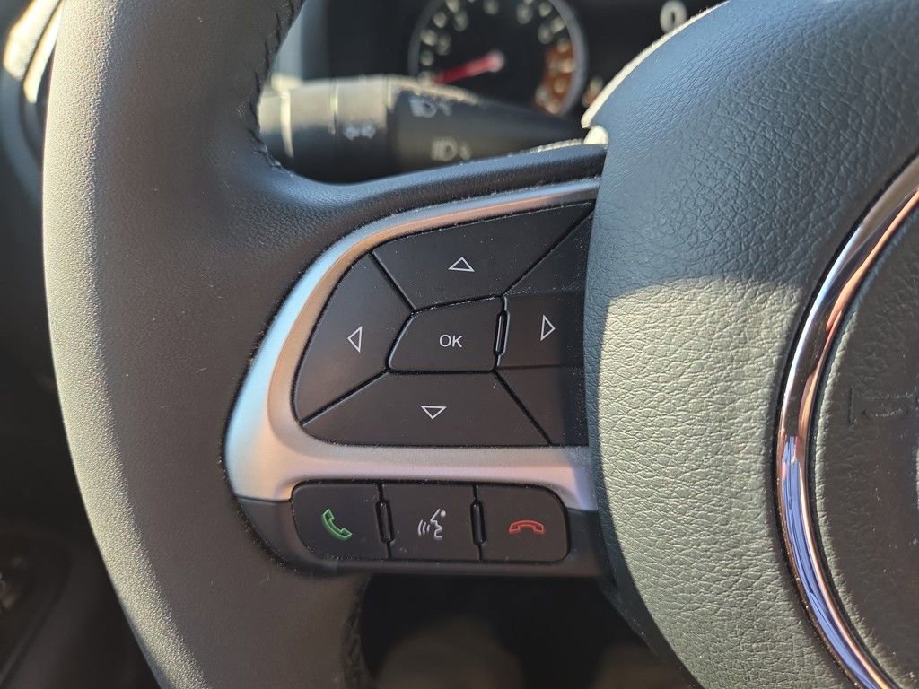 Used 2023 Jeep Renegade Altitude image 12