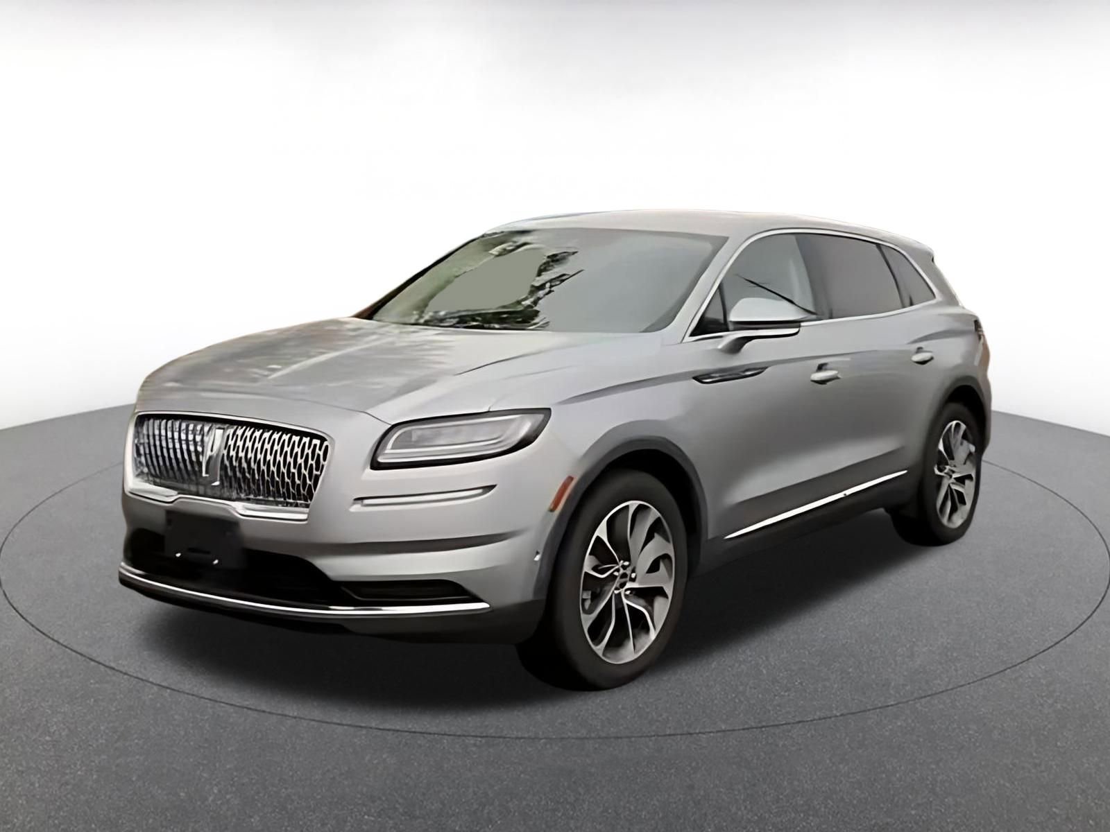 Used 2023 Lincoln Nautilus Reserve w/ Equipment Group 201A image 9