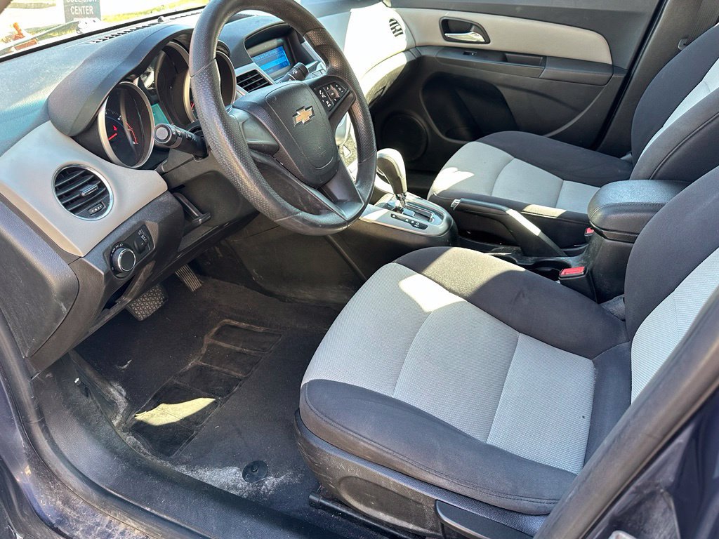 Used 2013 Chevrolet Cruze LS FWD image 21