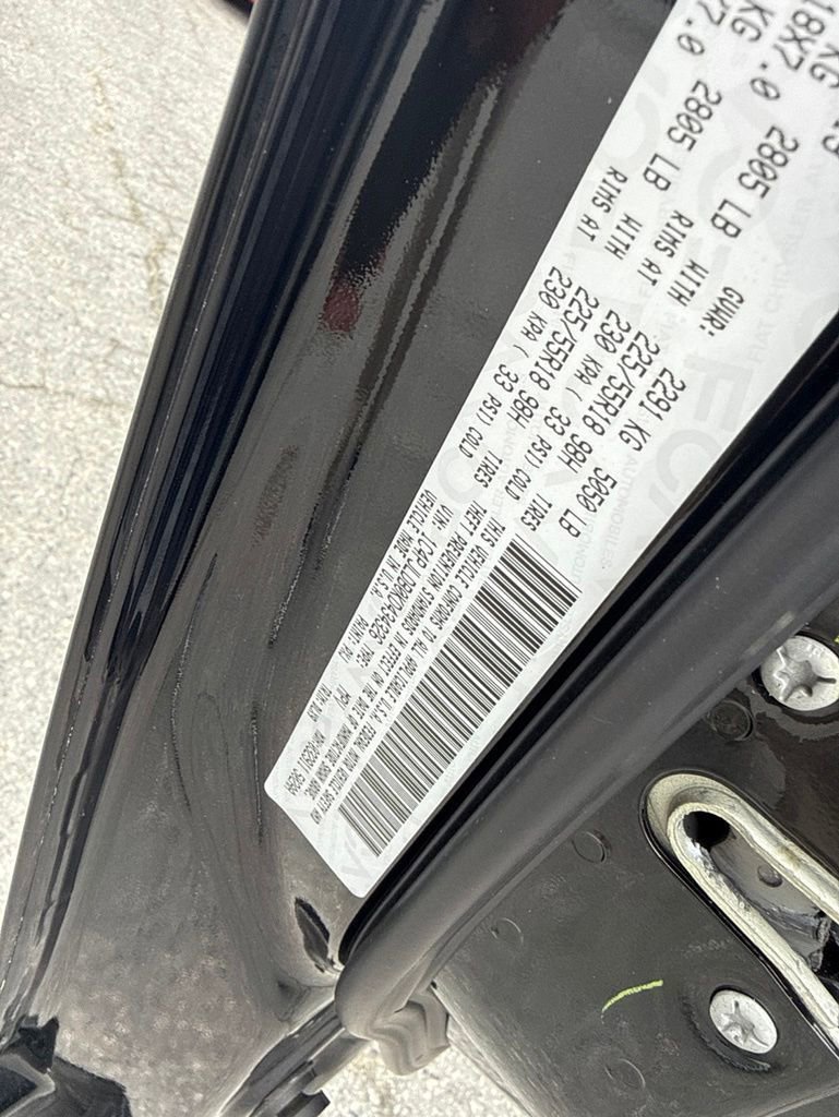 Used 2019 Jeep Cherokee Limited FWD image 36