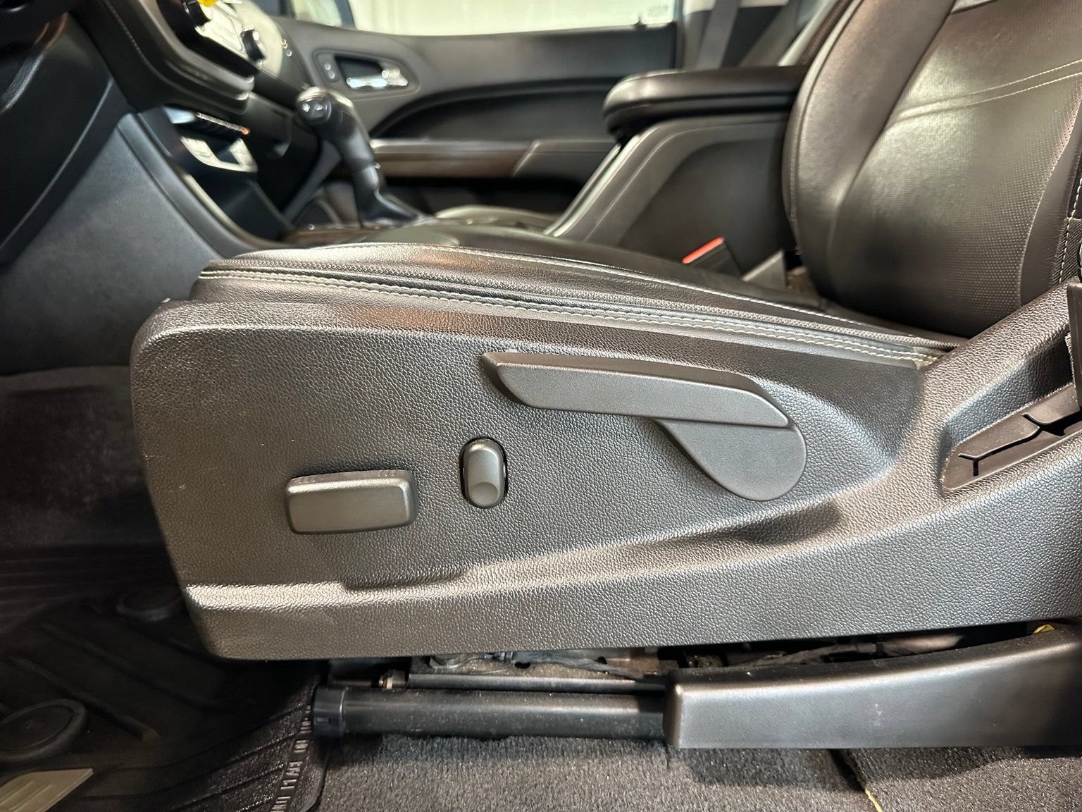 Used 2019 GMC Canyon Denali AWD/4WD image 12