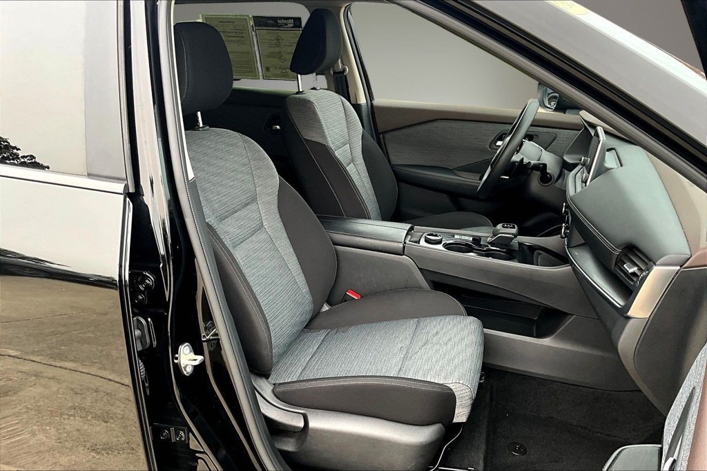 Certified 2023 Nissan Rogue SV AWD/4WD image 28