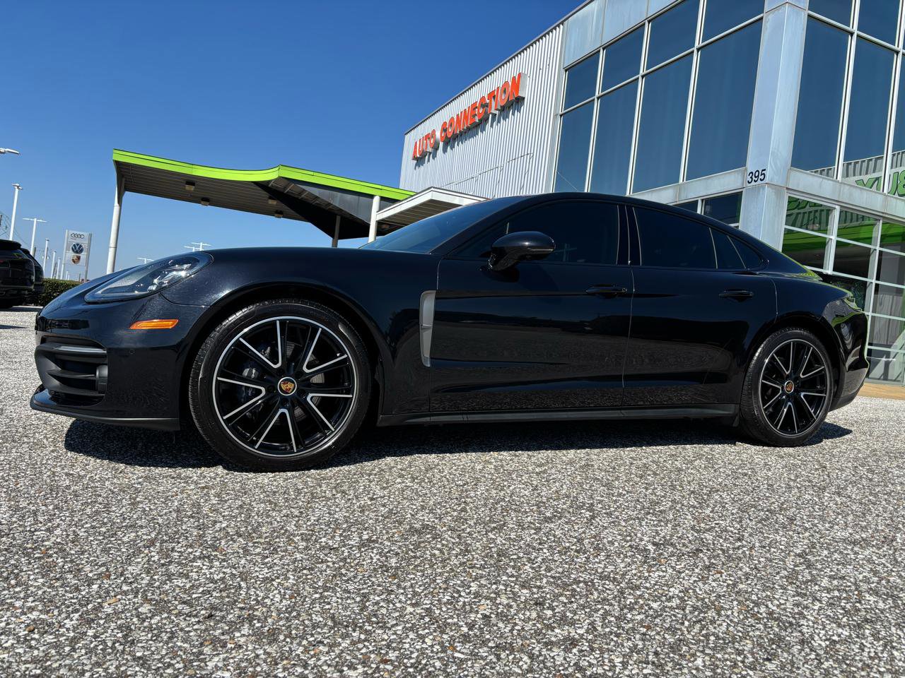 Used 2023 Porsche Panamera 4 Platinum Edition w/ Assistance Package image 2