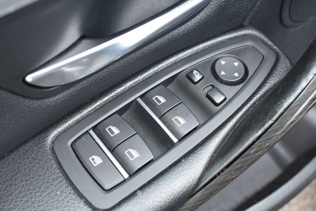 Used 2017 BMW 330i xDrive Sedan image 19