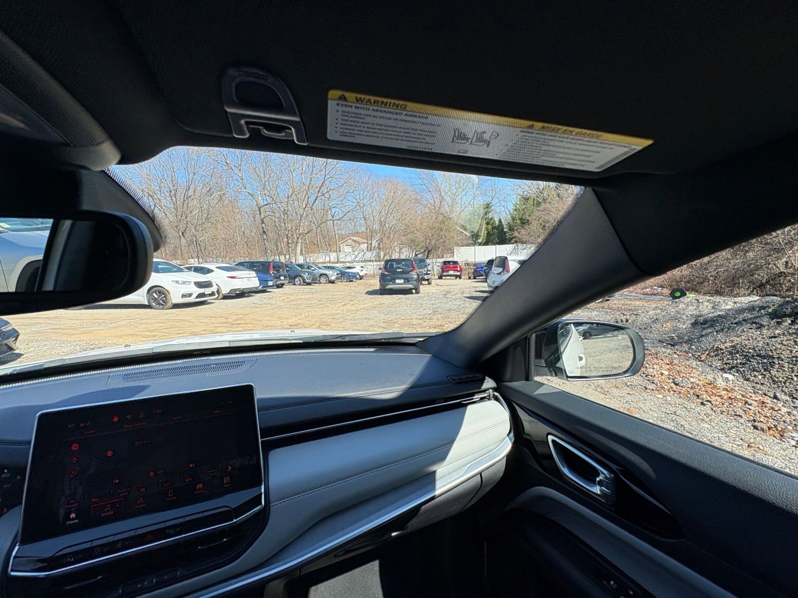 Used 2025 Jeep Compass Limited image 33