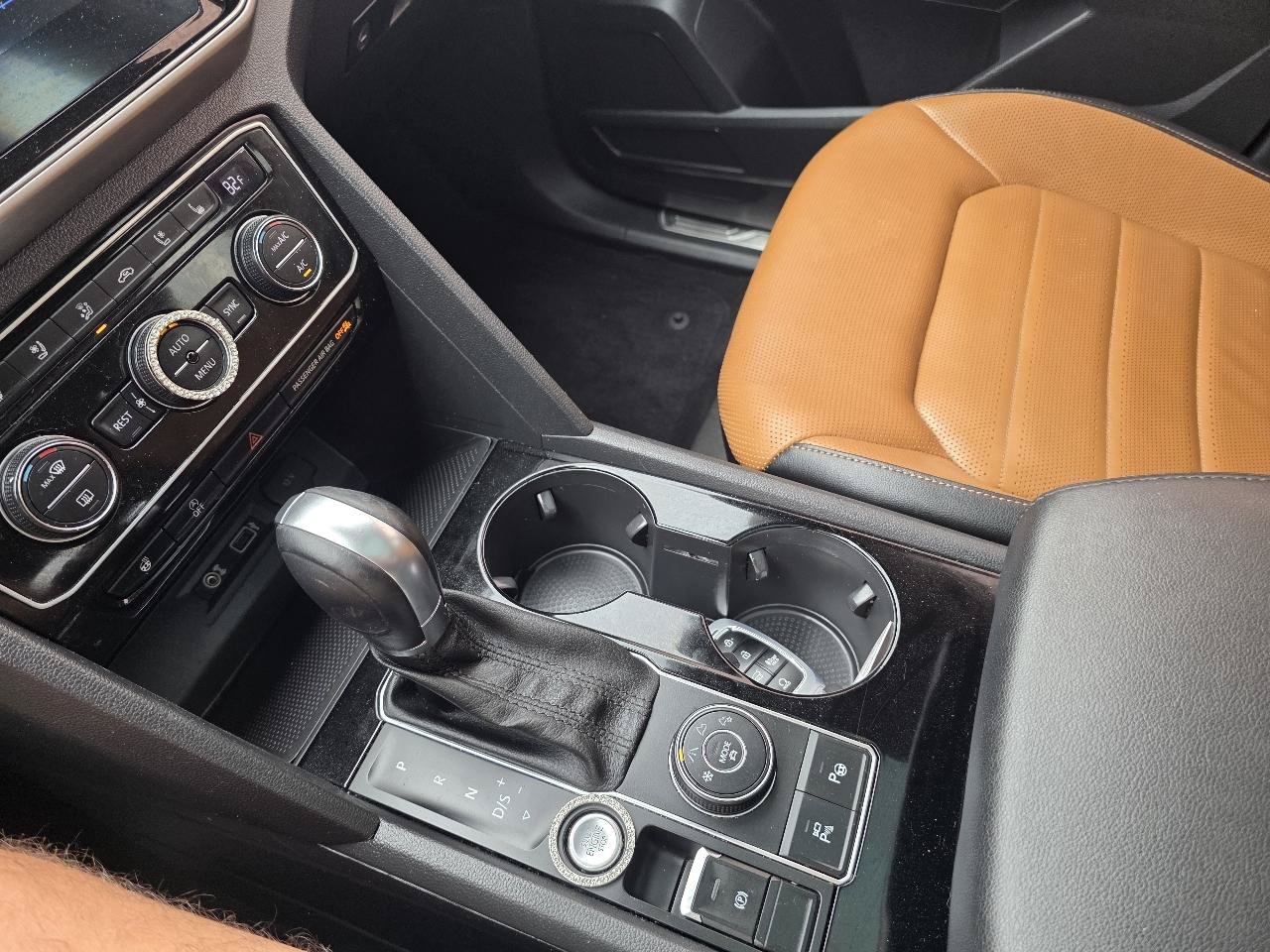 Used 2018 Volkswagen Atlas SEL Premium AWD/4WD image 22