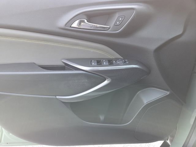 Used 2024 Chevrolet Trax ACTIV w/ Sunroof Package image 32