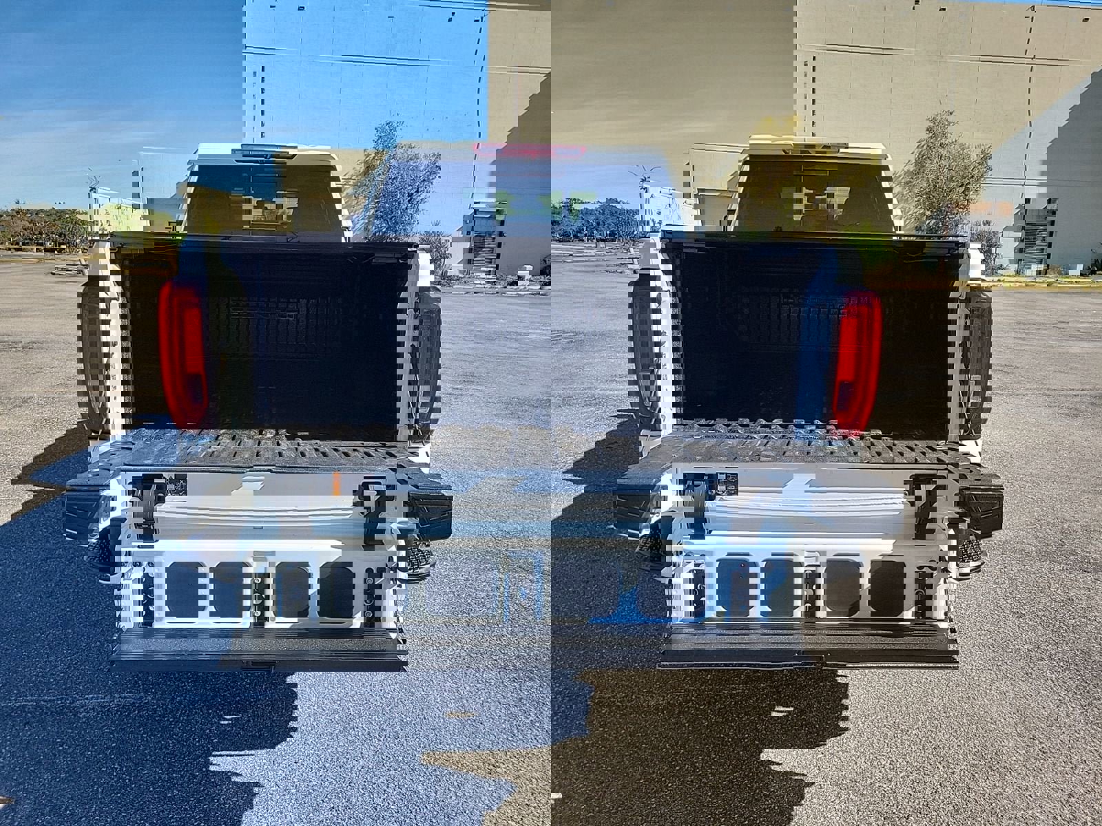 Used 2023 GMC Sierra 2500 Denali image 8