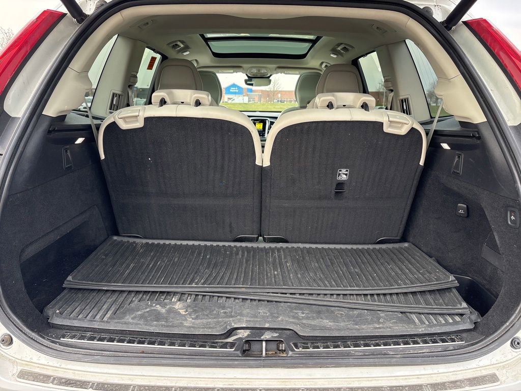 Used 2023 Volvo XC90 T8 Ultimate image 9