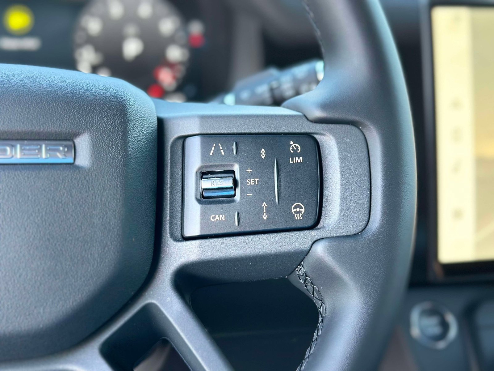 New 2026 Land Rover Defender 110 X-Dynamic SE AWD/4WD image 21