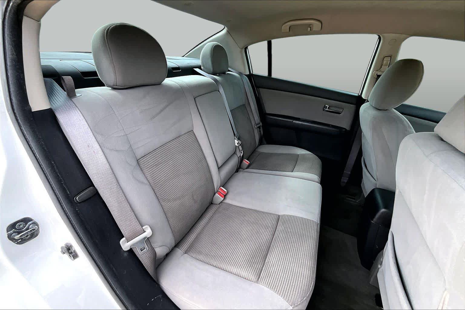 Used 2012 Nissan Sentra 2.0 SL w/ Navigation Pkg FWD image 16