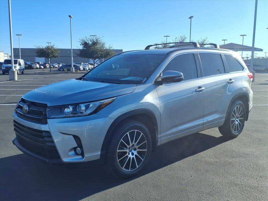 Used 2017 Toyota Highlander SE image 12