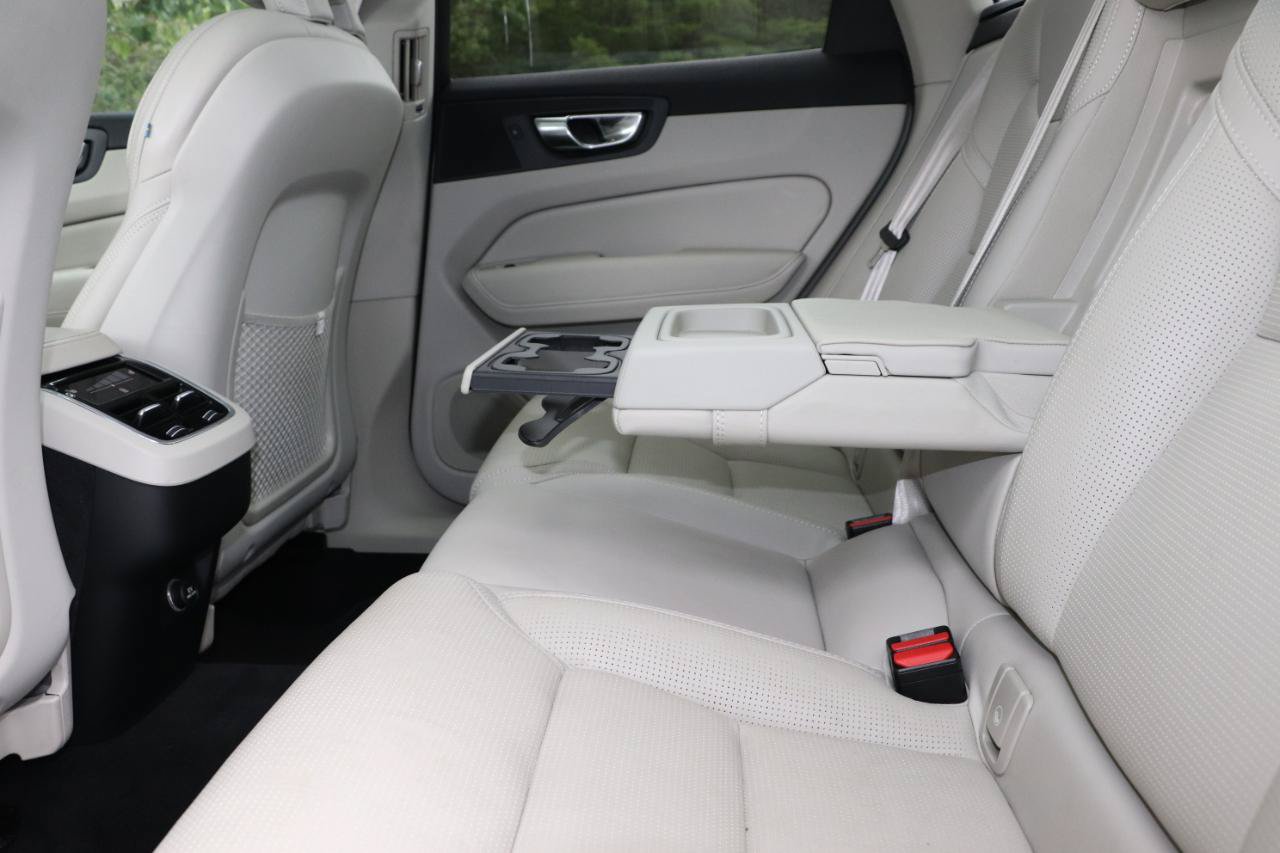 Used 2020 Volvo XC60 T5 Inscription w/ Protection Package Premier AWD/4WD image 33