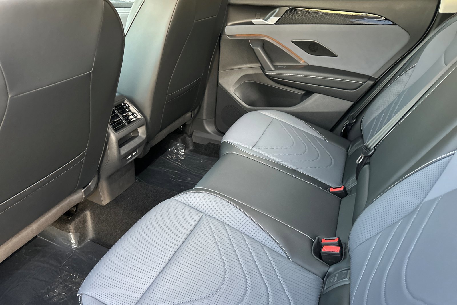 New 2026 Volkswagen Tiguan SE image 12