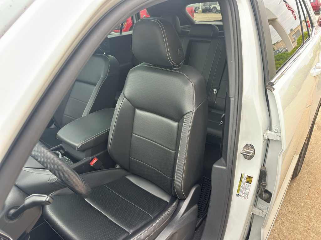 Used 2022 Volkswagen Atlas Cross Sport SEL R-Line AWD/4WD image 28