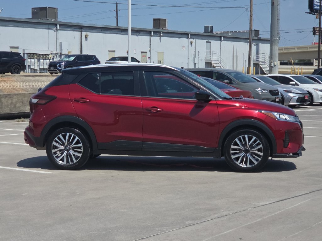Used 2023 Nissan Kicks SV FWD image 7
