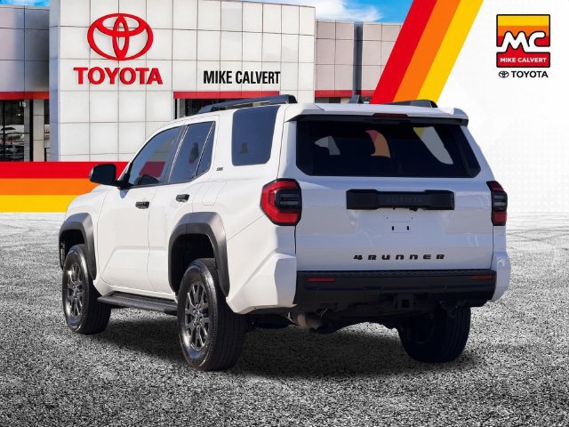 Used 2025 Toyota 4Runner SR5 AWD/4WD image 4