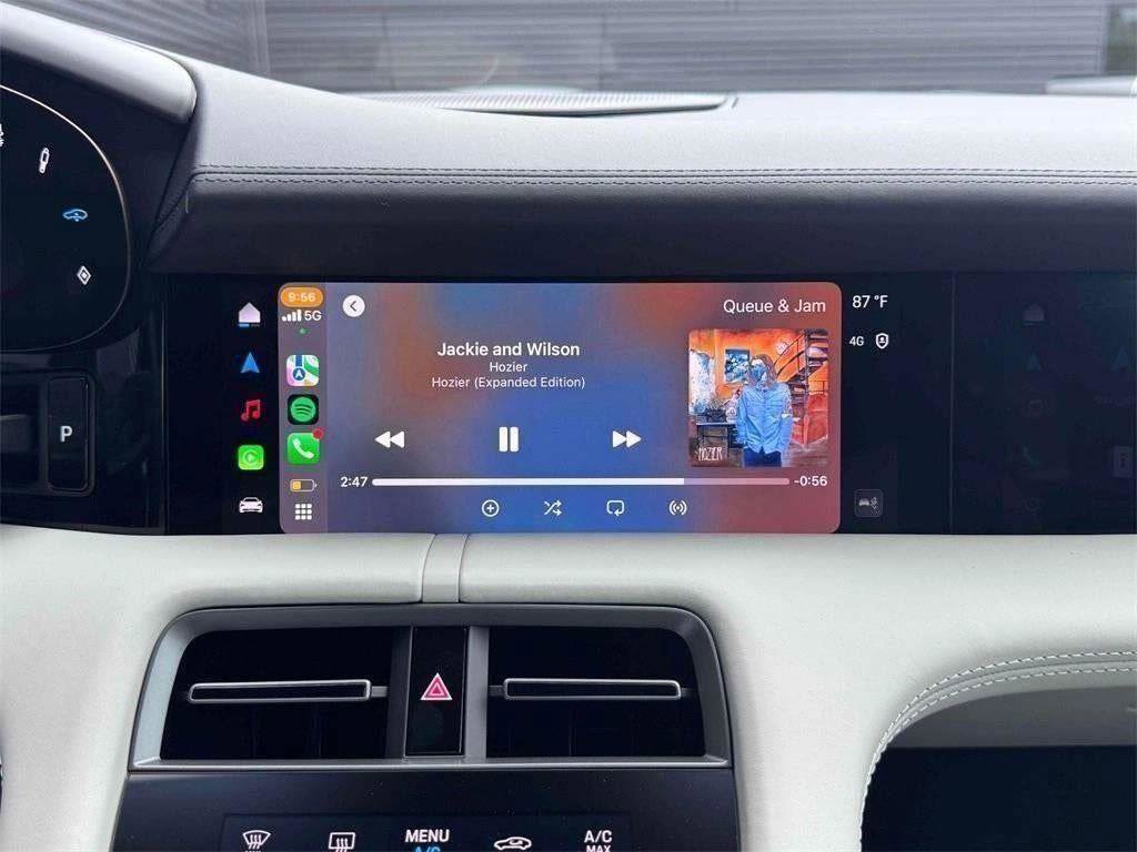 New 2025 Porsche Taycan image 60