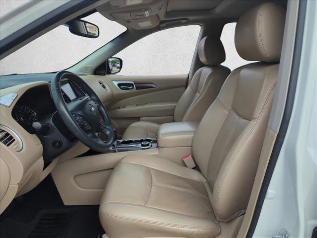 Used 2017 Nissan Pathfinder Platinum AWD/4WD image 17
