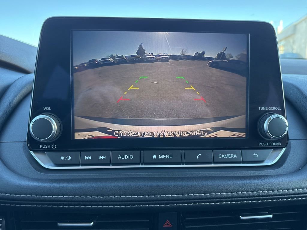 Used 2022 Nissan Rogue SV image 17