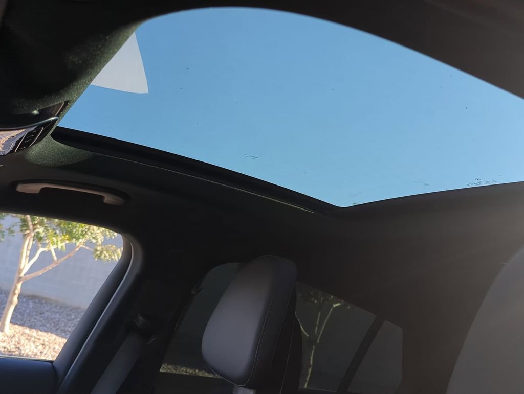 Used 2025 Mercedes-Benz GLC 300 4MATIC image 19