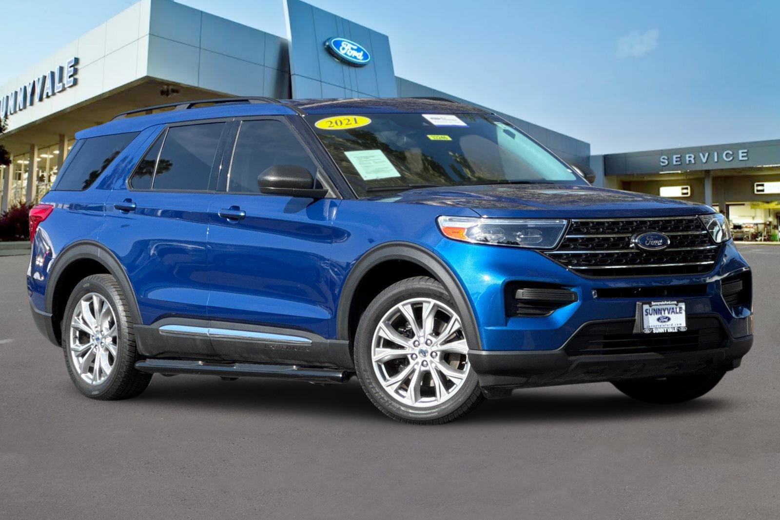 Certified 2021 Ford Explorer XLT RWD image 2