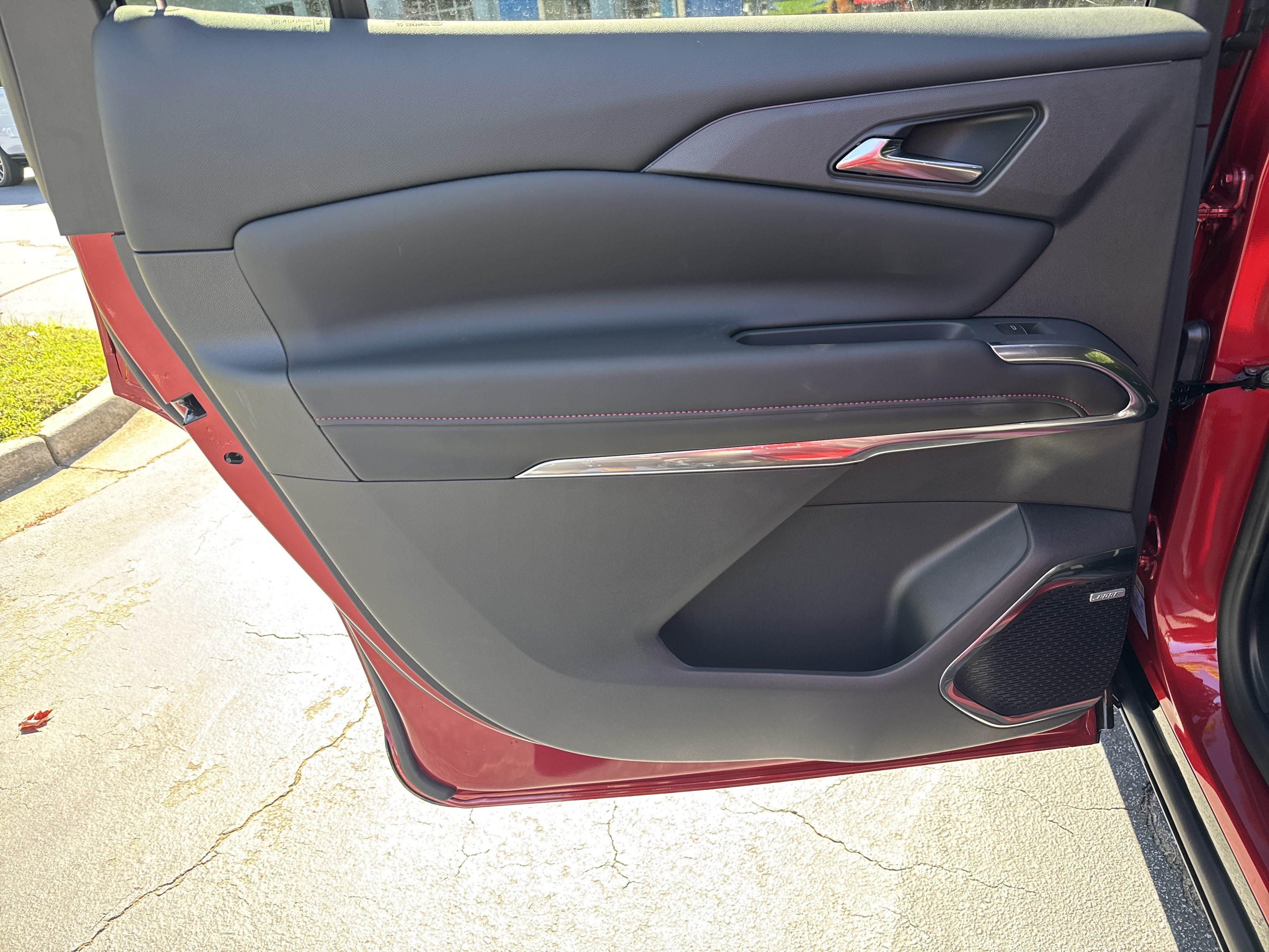New 2027 Chevrolet Traverse RS w/ LPO, Floor Liner Package FWD image 23