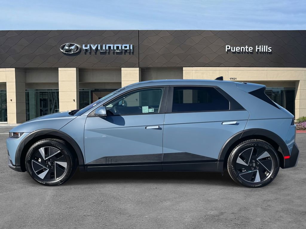 Certified 2025 Hyundai Ioniq 5 SE image 3