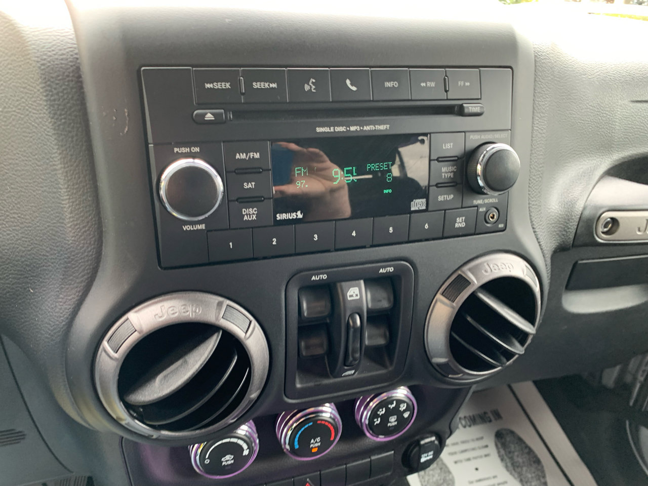 Used 2018 Jeep Wrangler Unlimited Sport S image 36