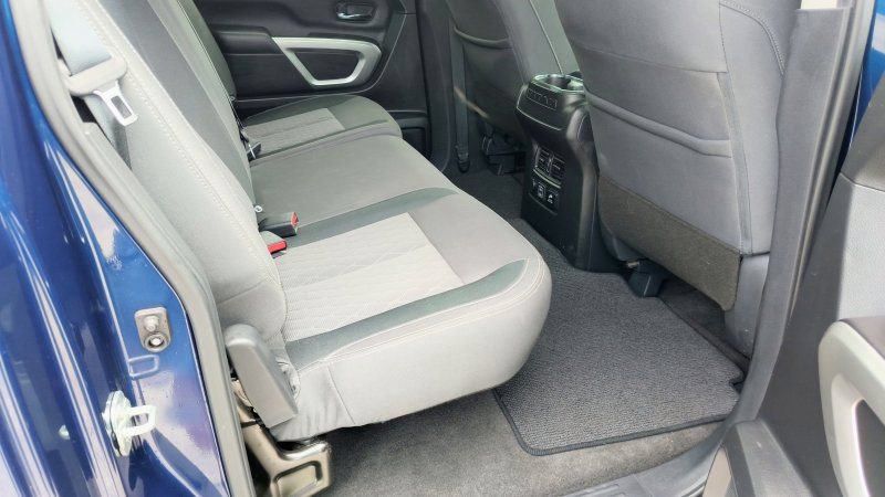 Used 2021 Nissan Titan SV w/ SV Convenience Package RWD image 11