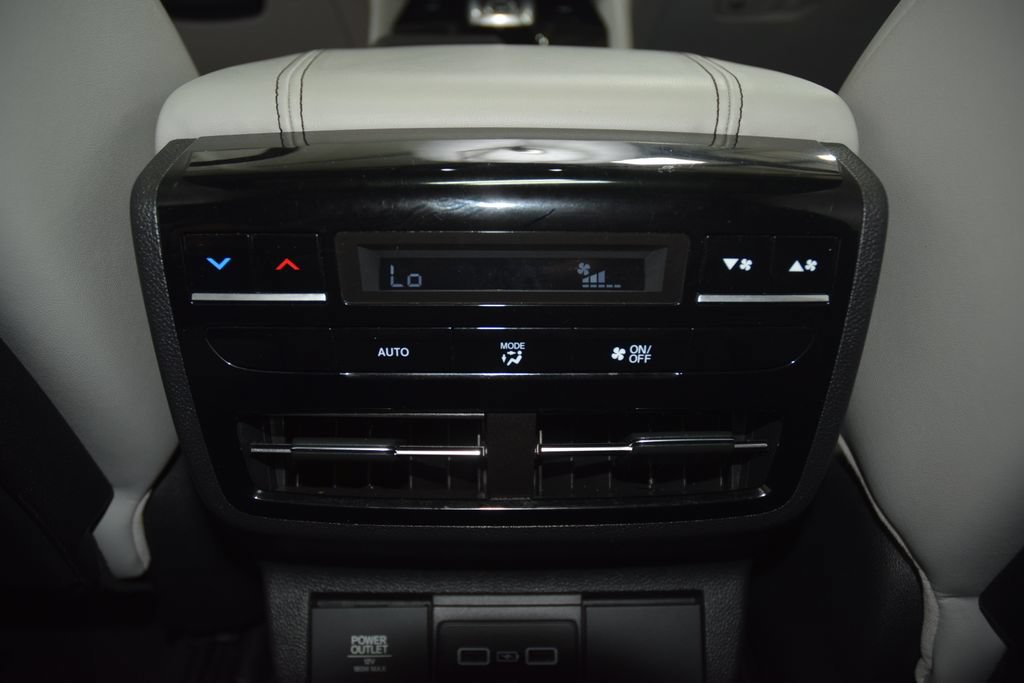 Used 2022 Acura MDX w/ Technology Package AWD/4WD image 40