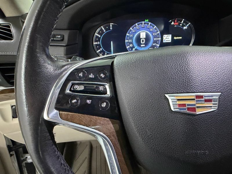 Used 2020 Cadillac Escalade Premium Luxury AWD/4WD image 27