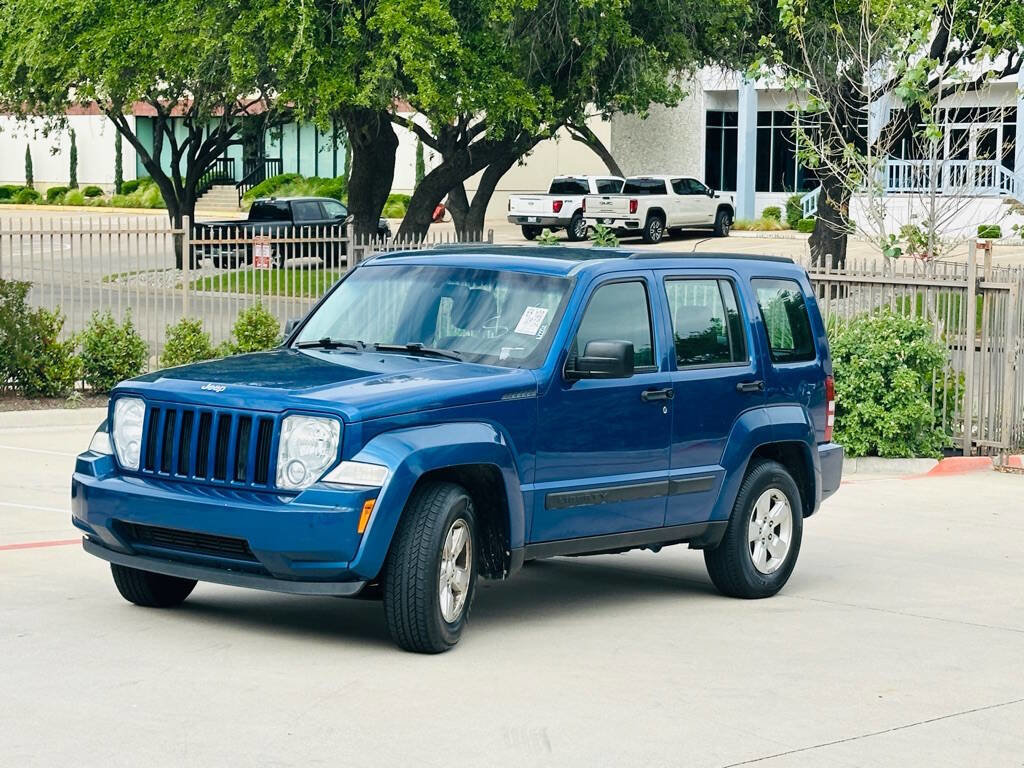 Used 2010 Jeep Liberty Sport image 3