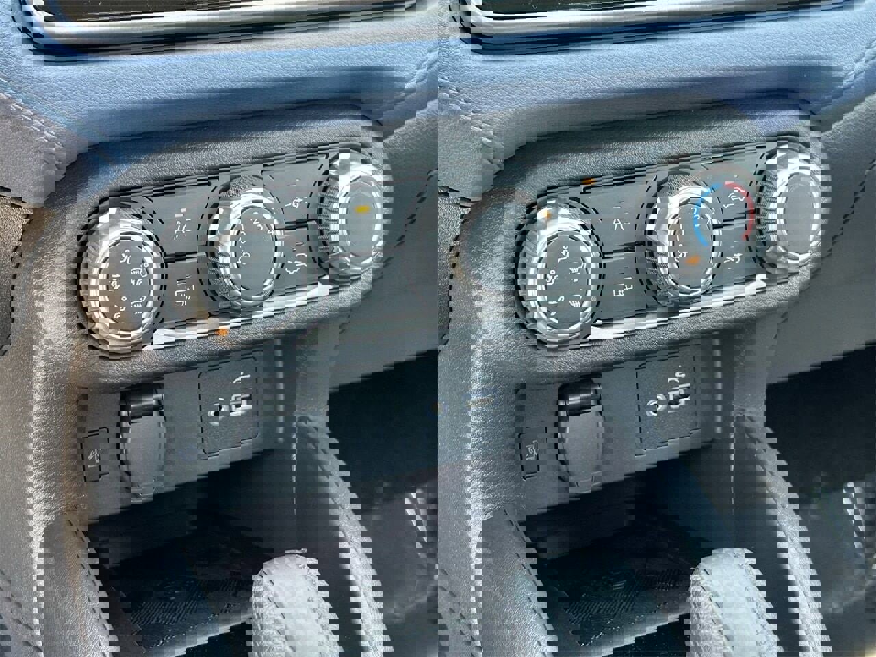 New 2025 Nissan Versa SV w/ Trunk Package image 23