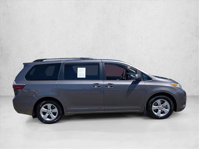 Used 2016 Toyota Sienna LE FWD image 4