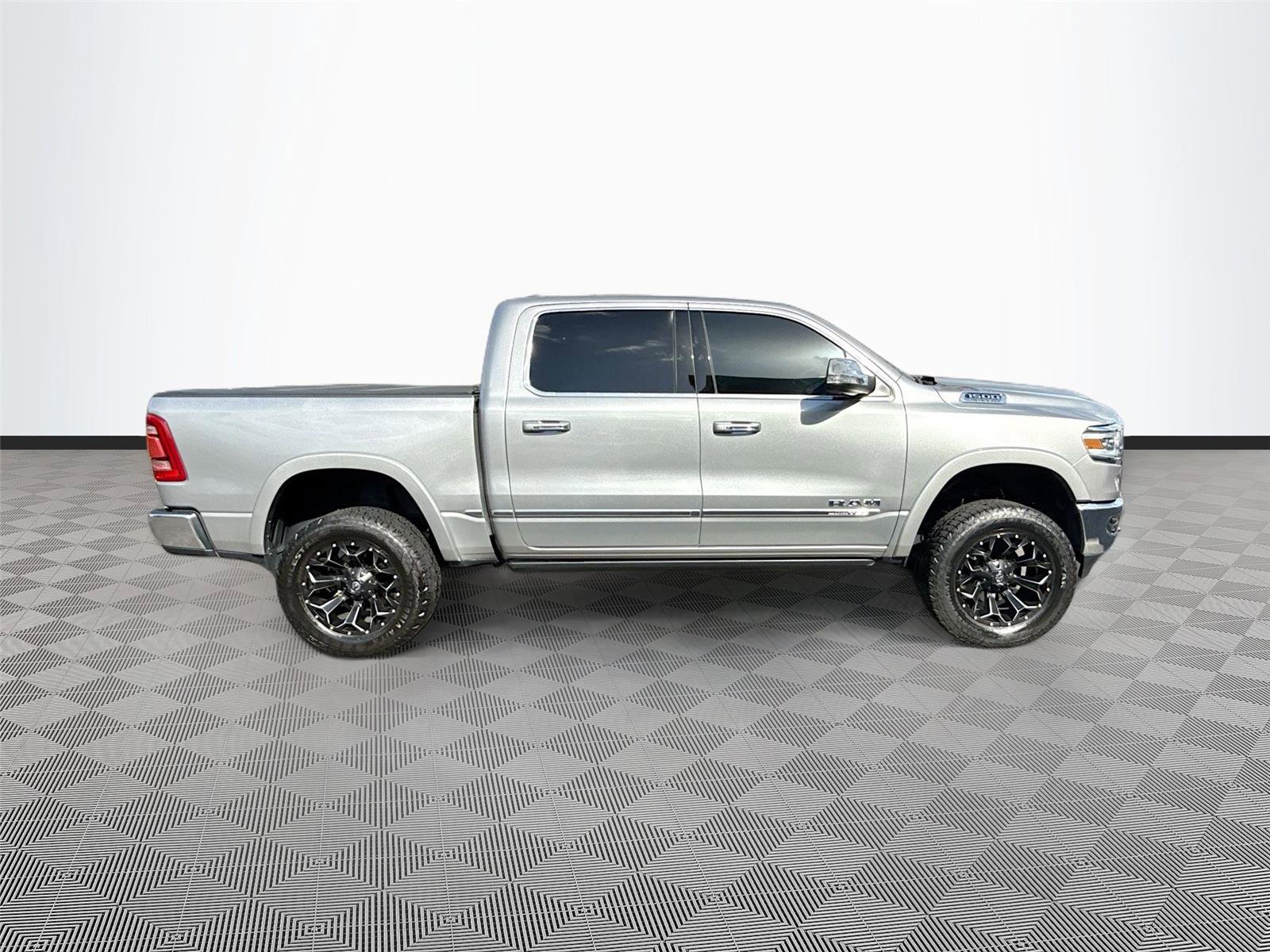 Used 2022 RAM 1500 Limited image 8