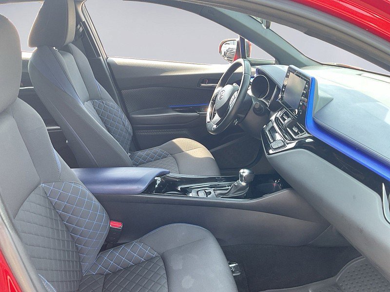 Used 2021 Toyota C-HR XLE FWD image 8
