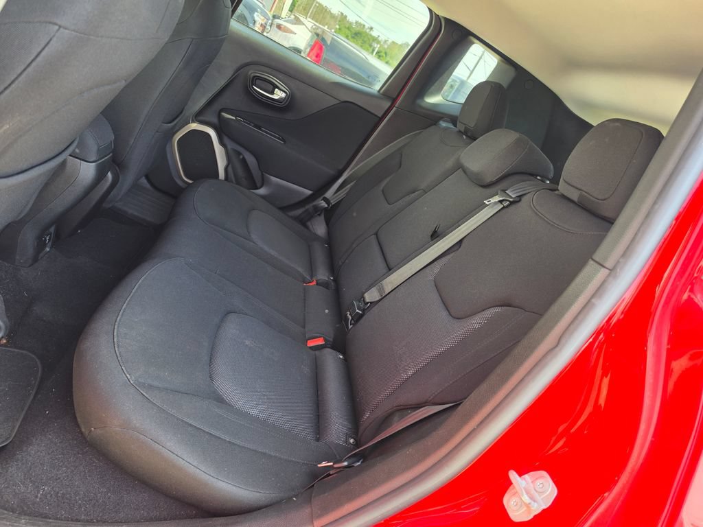Used 2016 Jeep Renegade Latitude w/ Popular Equipment Group AWD/4WD image 7