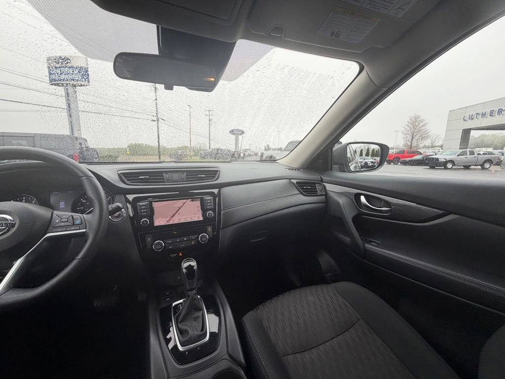 Used 2020 Nissan Rogue SV w/ Premium Package FWD image 15