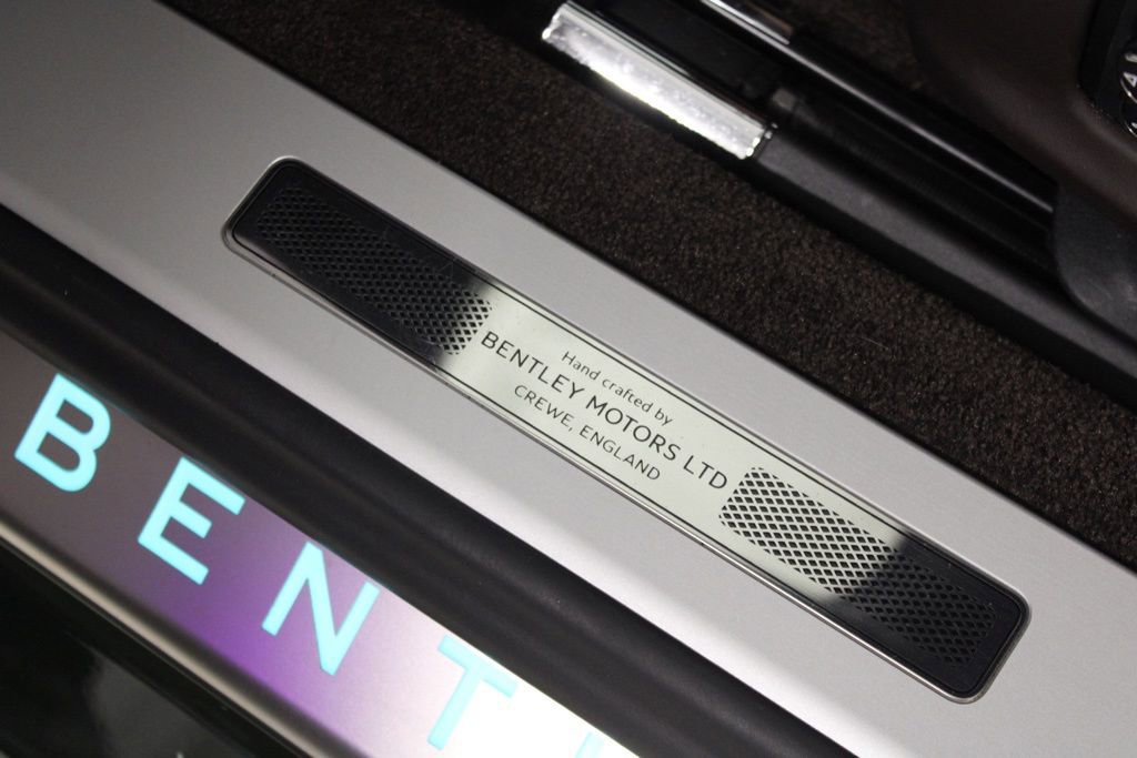 Used 2020 Bentley Continental GT image 26