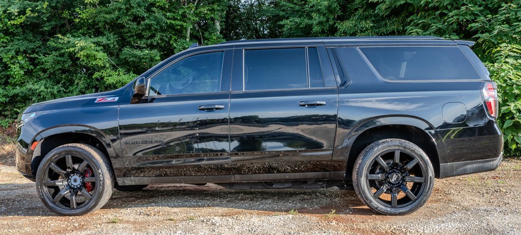 Used 2021 Chevrolet Suburban Z71 AWD/4WD image 2