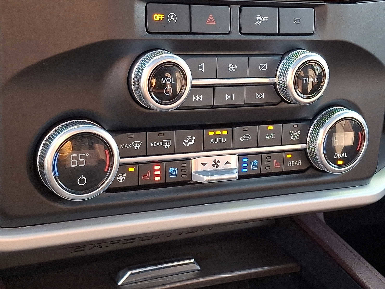 Used 2023 Ford Expedition Max Limited image 18