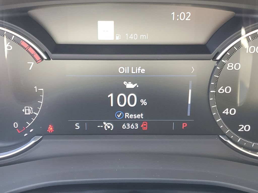 Certified 2024 Cadillac XT5 Premium Luxury w/ LPO, Floor Liner Package FWD image 11