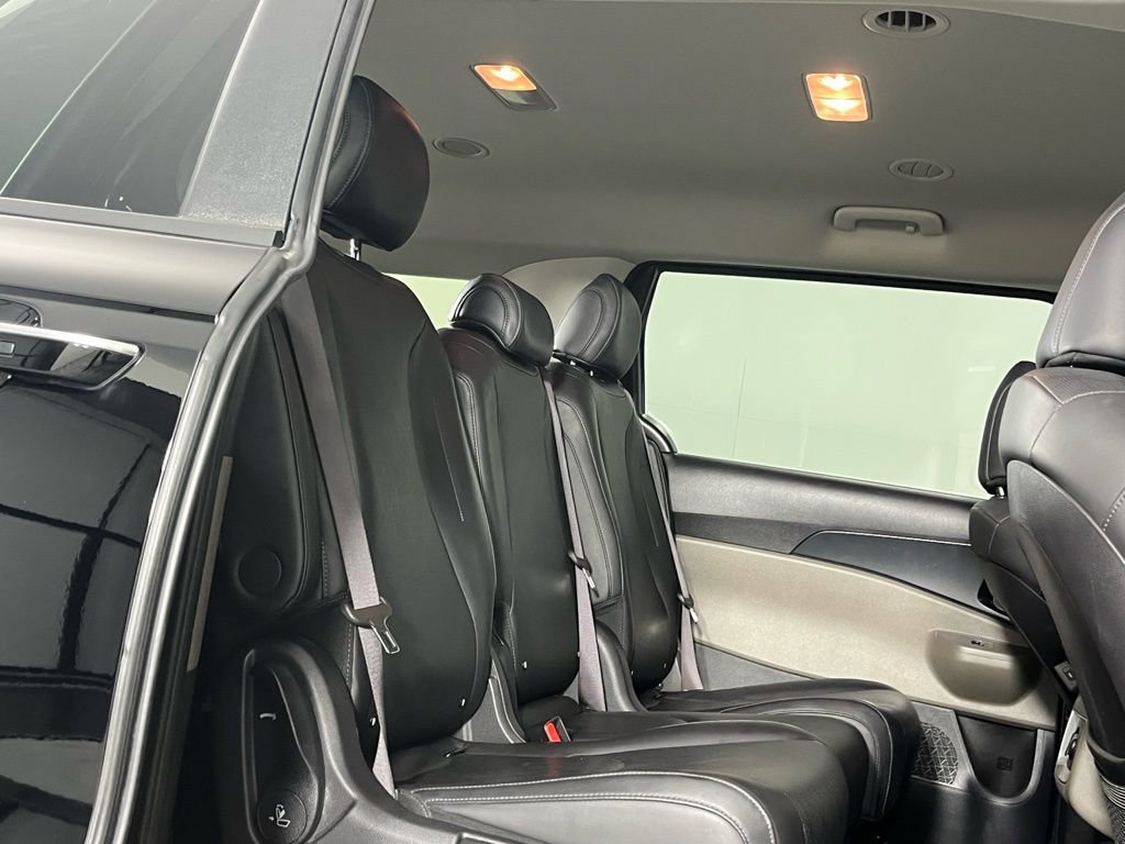 Used 2025 Kia Carnival image 30